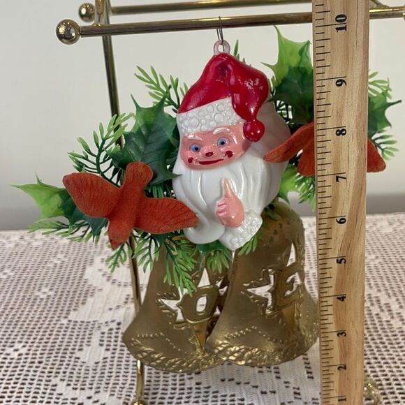 Vintage plastic Santa Claus with bells and wreath Christmas ornament - Picture 5 of 16